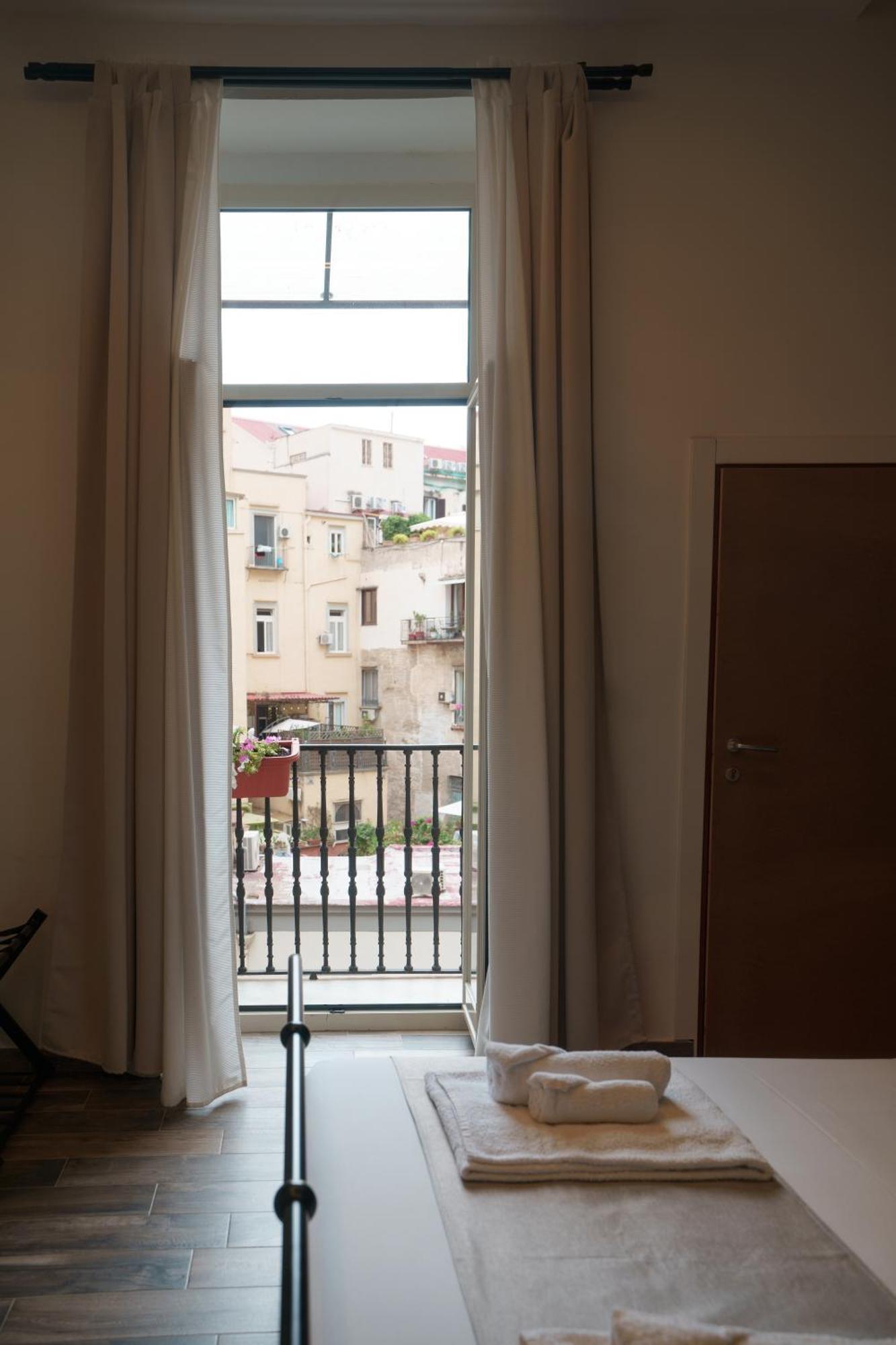 Chiatamone Relais Apartment Napoli Exterior foto